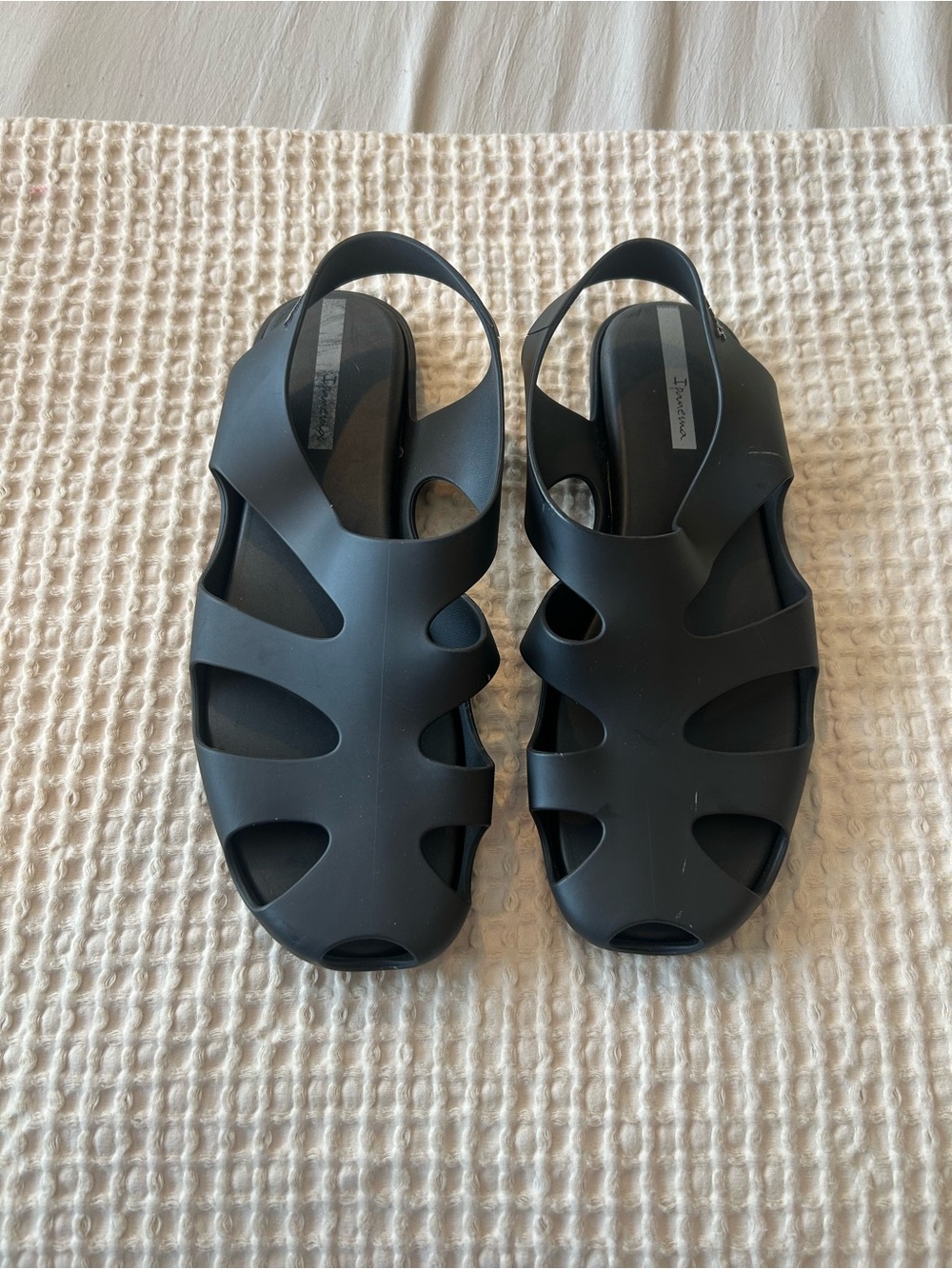 Ipanema Black Minimalist Slingback Sandals